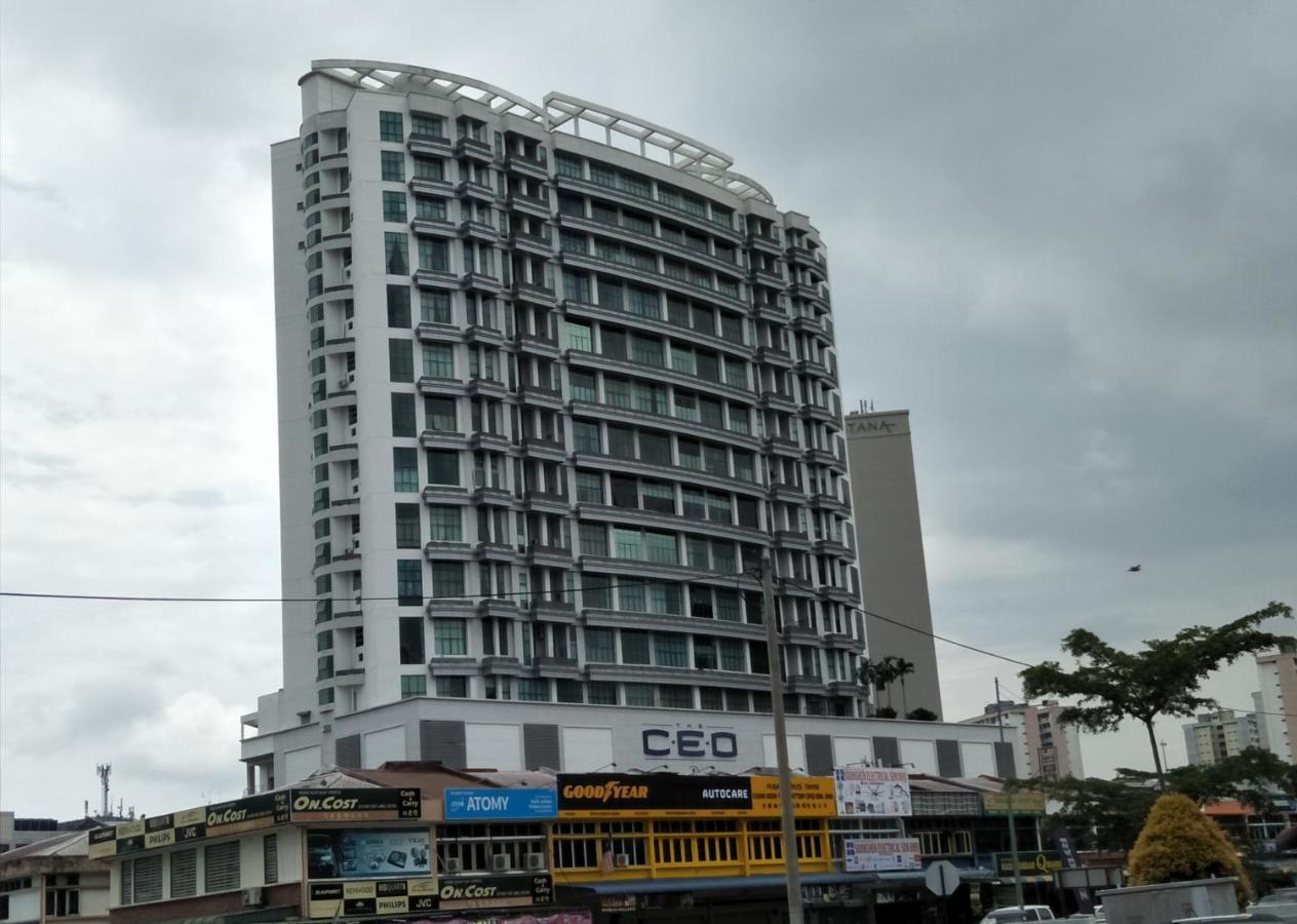 Wau Bulan Flies At The Ceo Apartamento Bayan Lepas Exterior foto